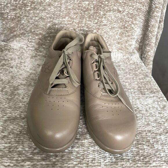 SAS Free Time Shoes Womens 9M Beige Leather Tripad Comfort Lace Up Walk Work - Picture 2 of 8